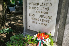 ef836421-47e6-4164-bb7a-0d53ffc86cac